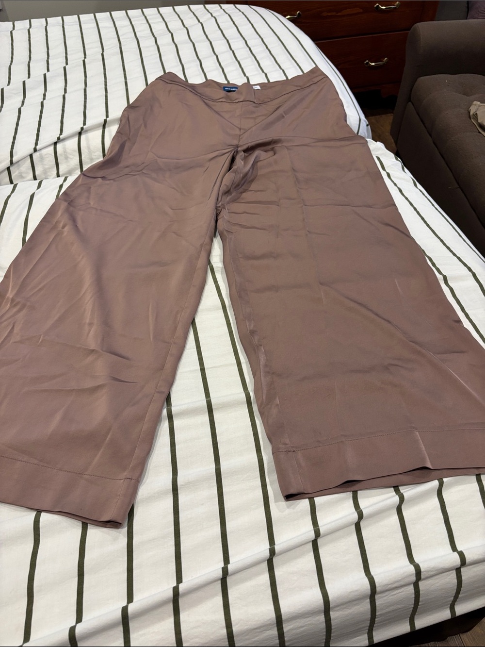 Old Navy Wide-Leg Satin Pants in Mauve